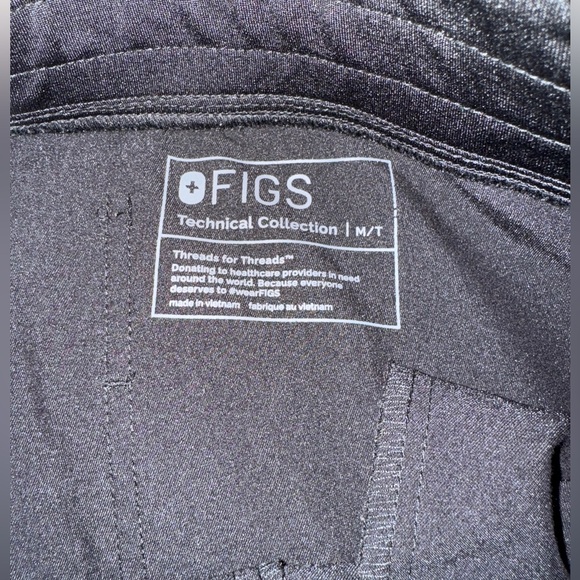 Figs-women’s Zamora jogger scrub pants- black- size Medium Tall - Picture 3 of 4